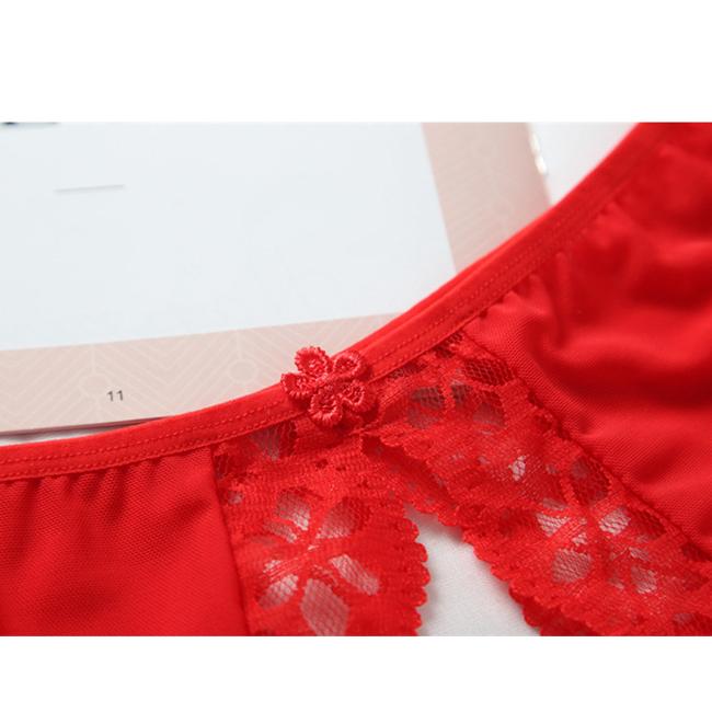 Quần Lót Lọt Khe Điệu Đà Hấp Dẫn (Màu đỏ)