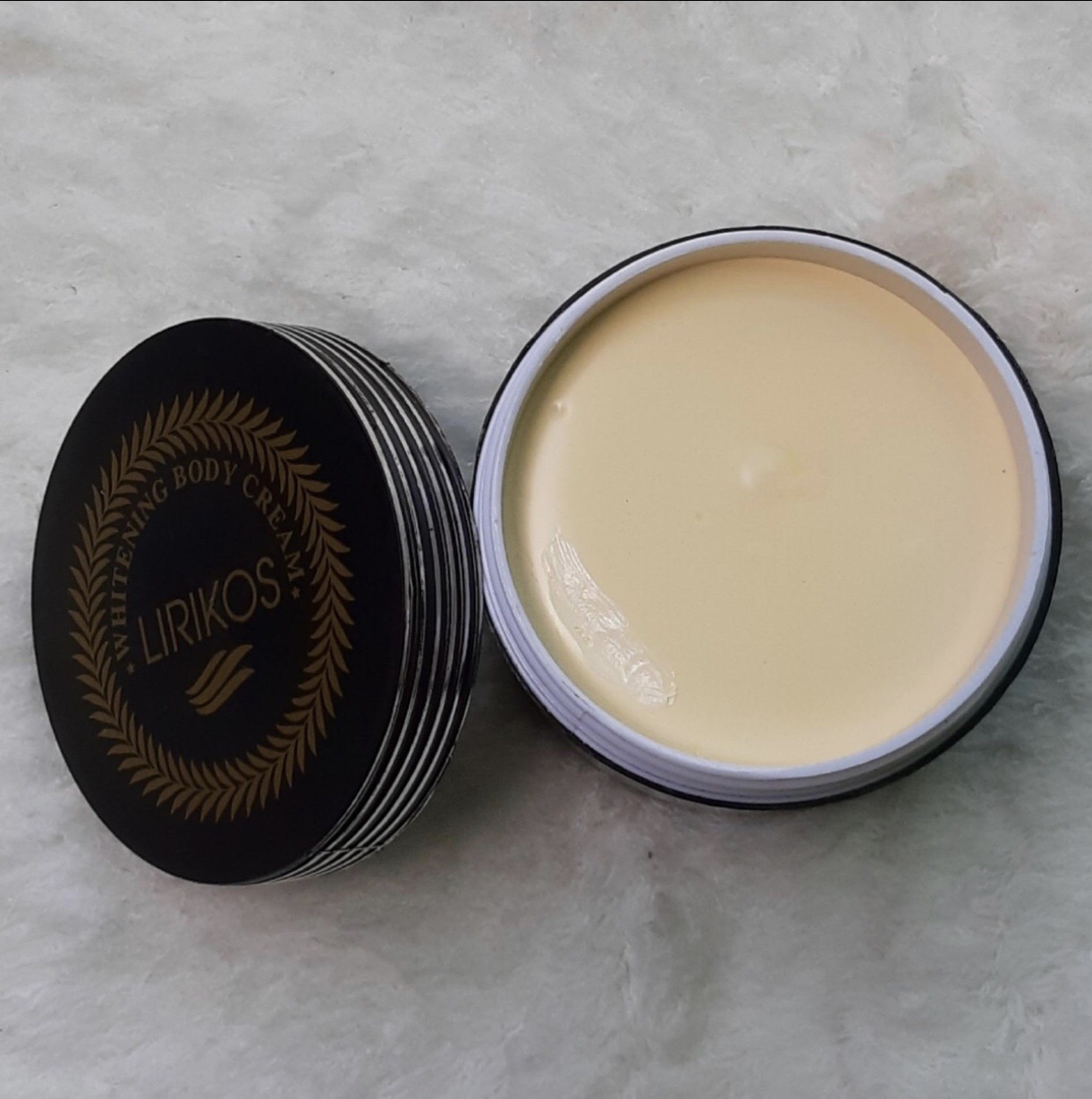 Kem dưỡng trắng da toàn thân Lirikos.