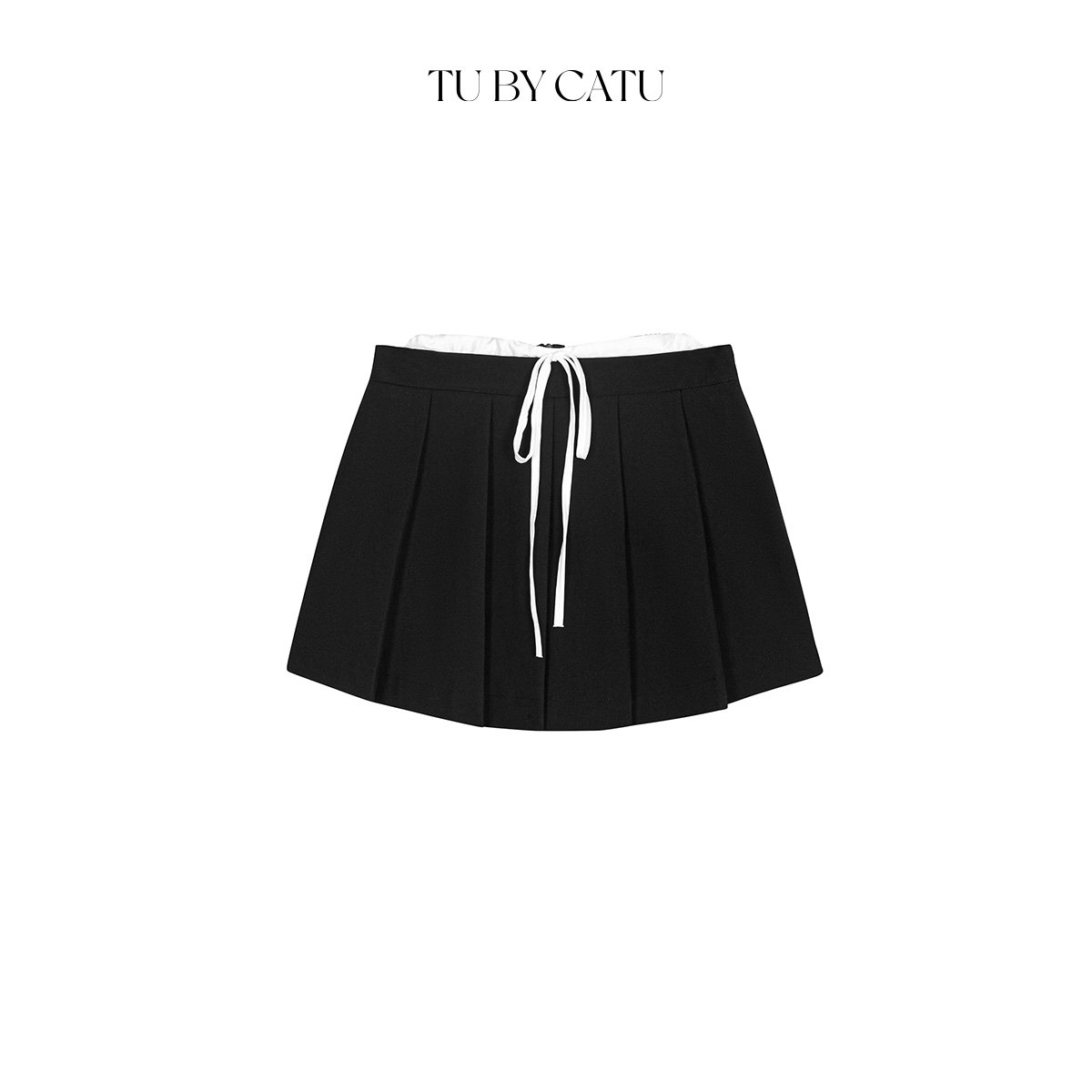 TUBYCATU | Short đen xếp ly lưng trắng