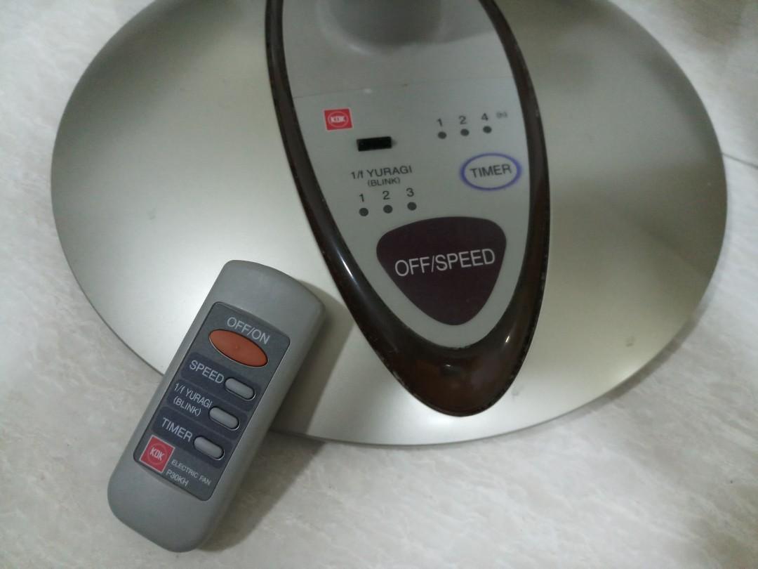 Quạt lửng có điều khiển KDK P30KH