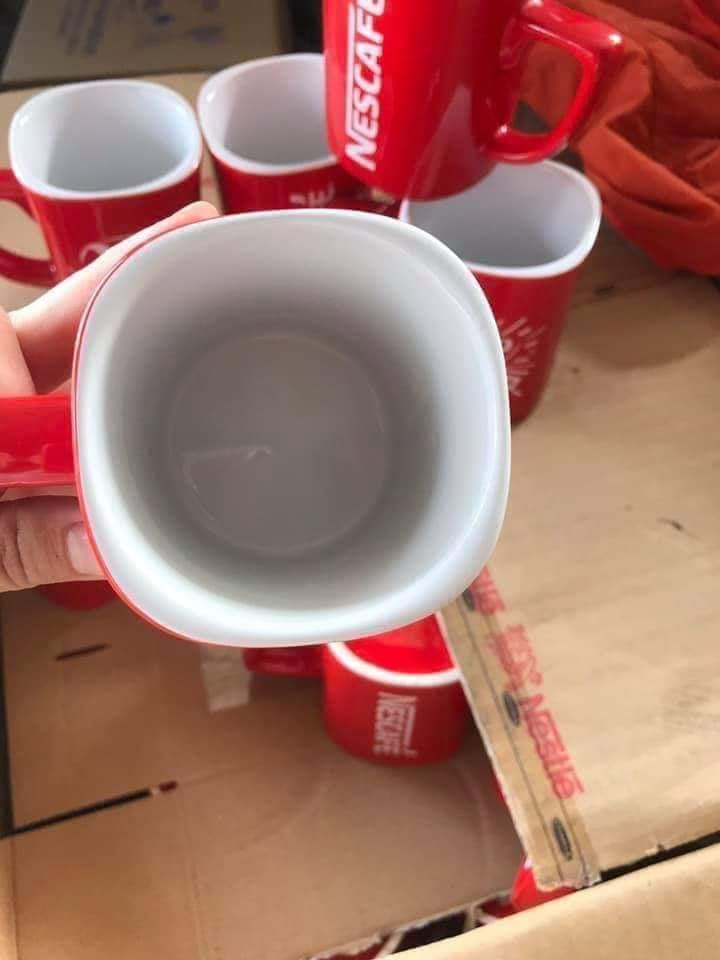 LY SỨ QUAI NESCAFE