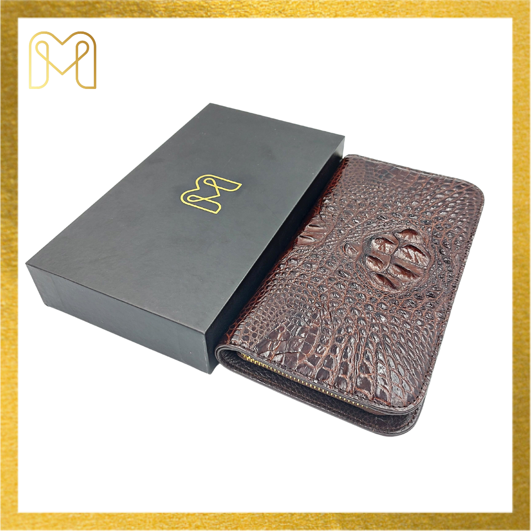 Ví cầm tay dài, ví Clutch nam nữ, 01 khóa size 22cm, da gù cá sấu nguyên con, quà tặng cao cấp chính hãng Men Leather M82V61K1G, bóp cầm tay dài