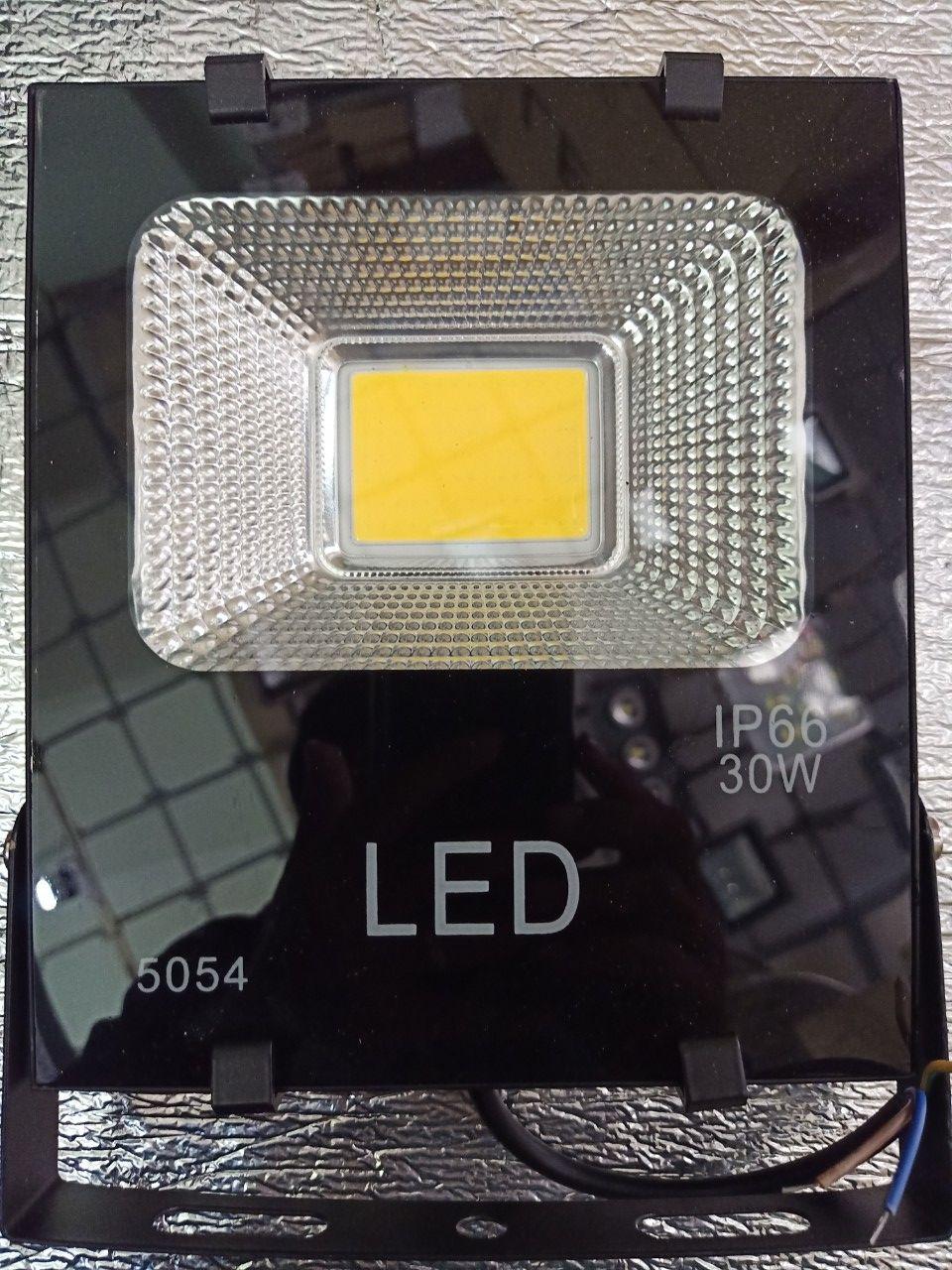 Đèn pha led COB 30W cao cấp chống nước ( Đủ wat)