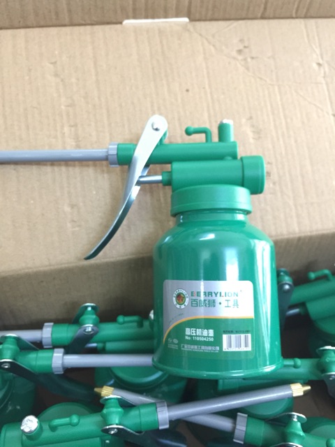 BÌNH NHỚT XỊT DẦU SẮT 250G BERRYLION