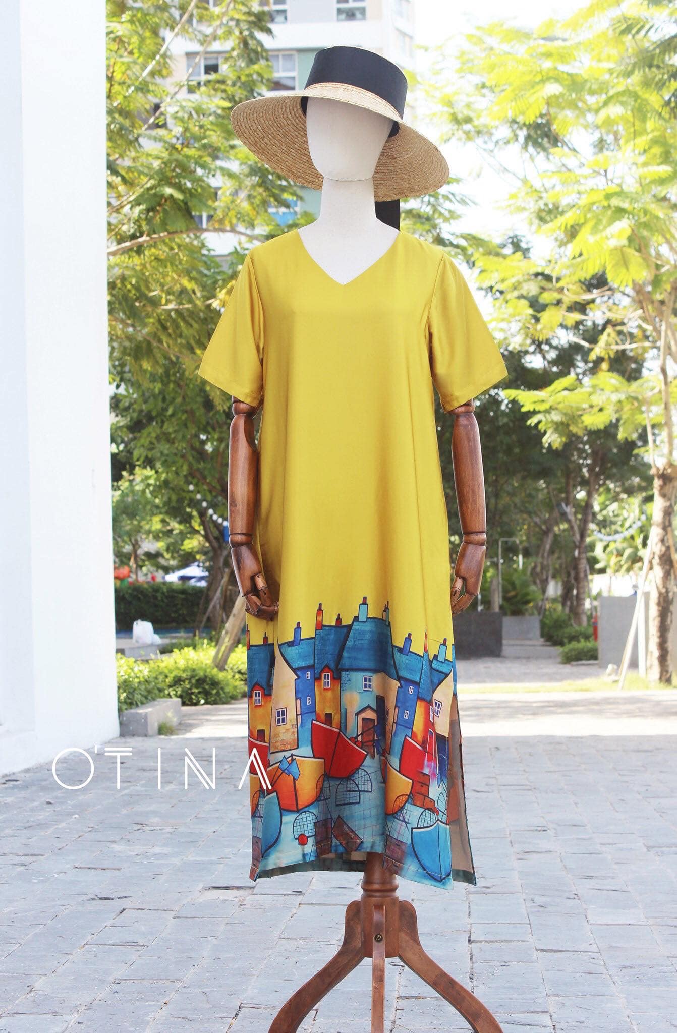 Đầm lụa Latinh vàng phố