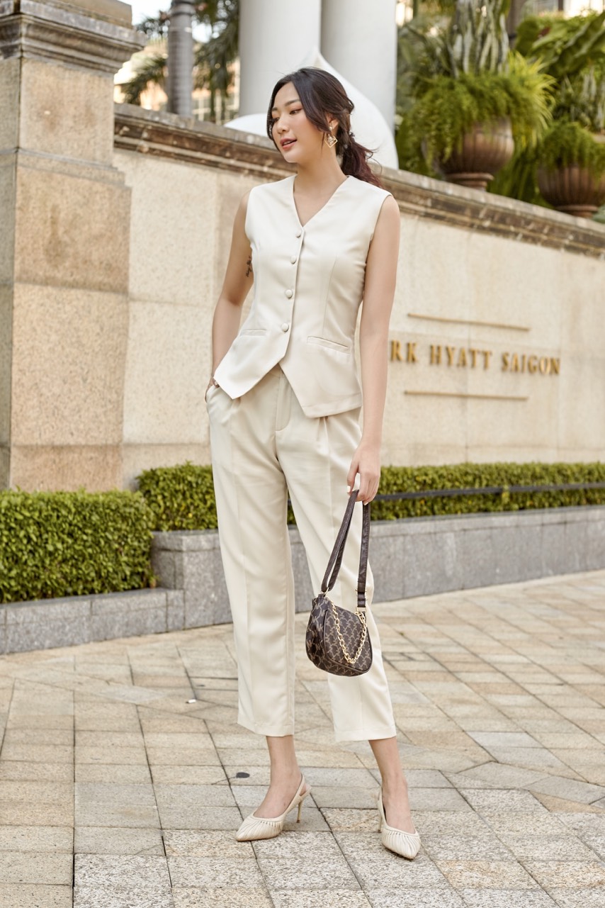 CLOTHERRACK Beige Top