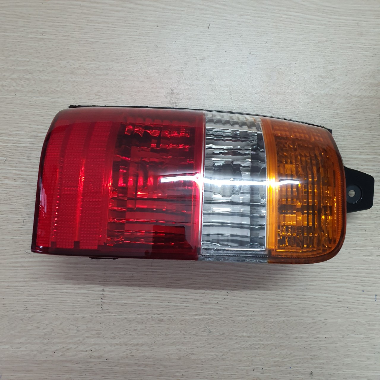 Đèn hậu Toyota ZACE
