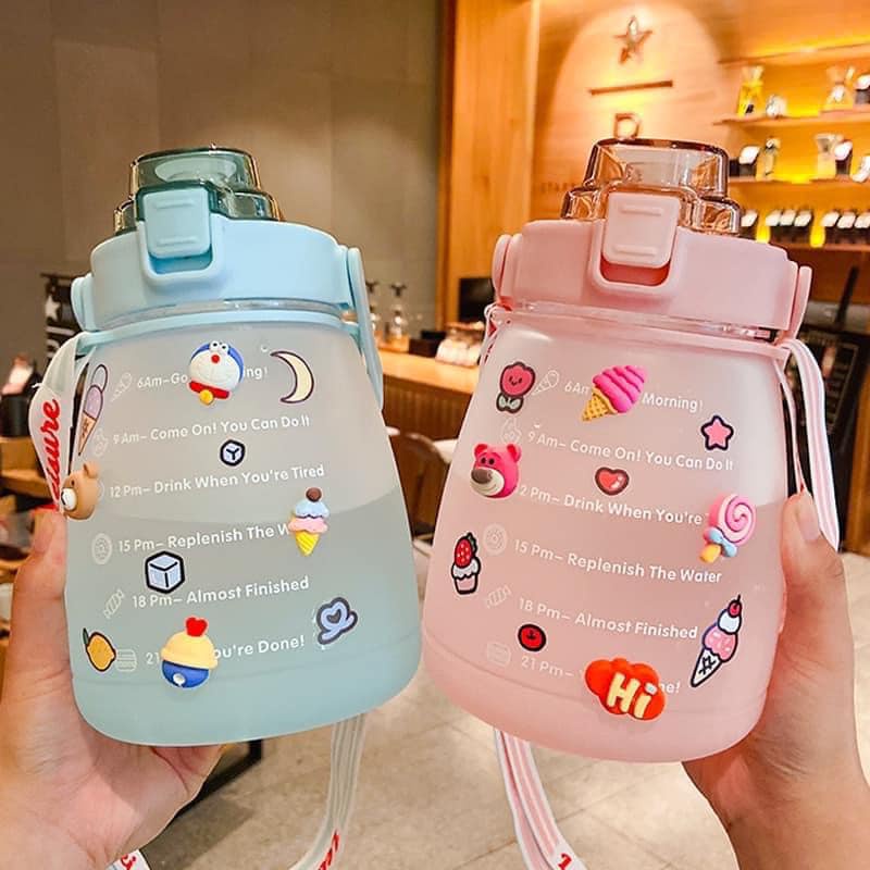 Bình Nước 1,3L Có Sticker Dán Dễ Thương Nhiều Màu Tiện Lợi