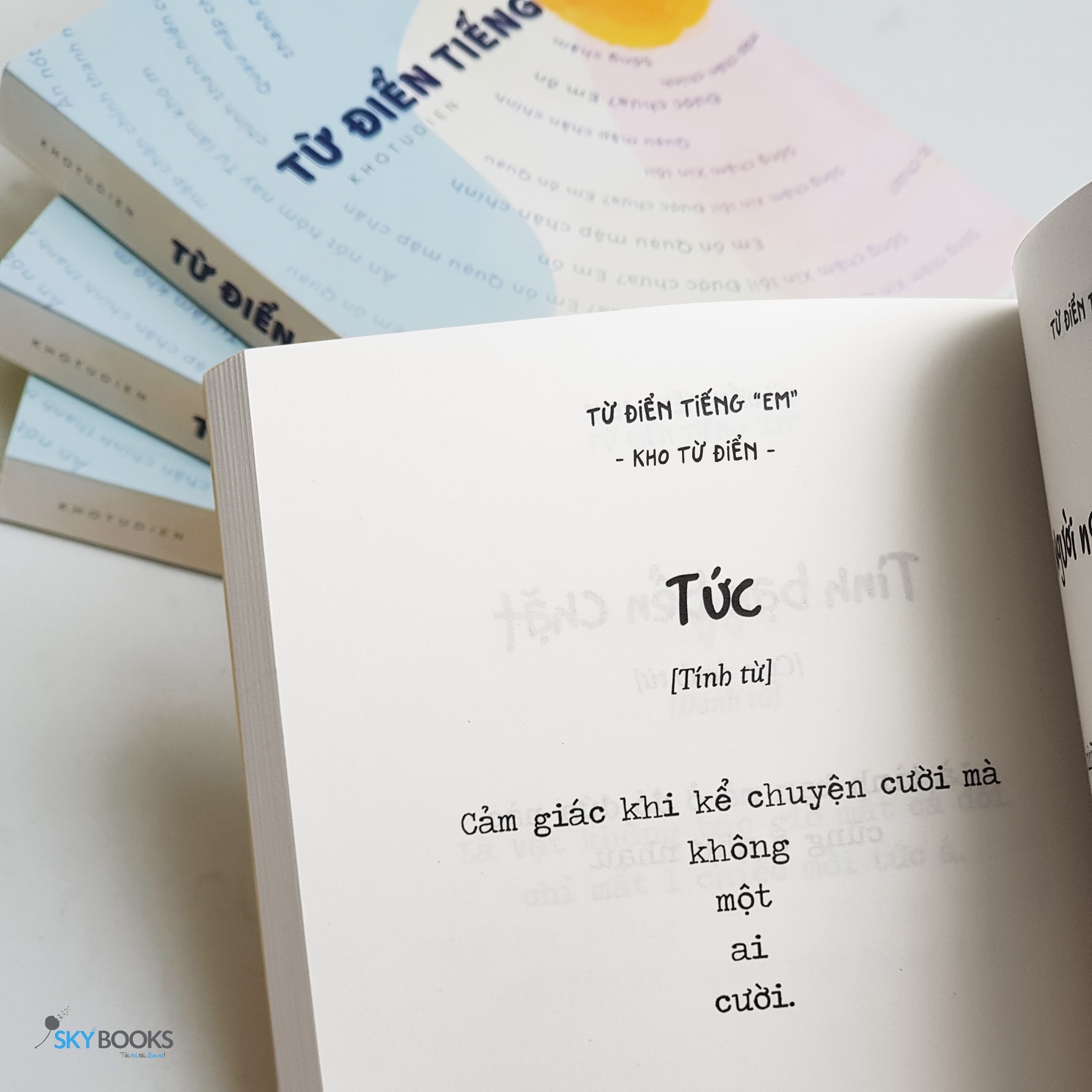 Sách - Từ Điển Tiếng “Em”