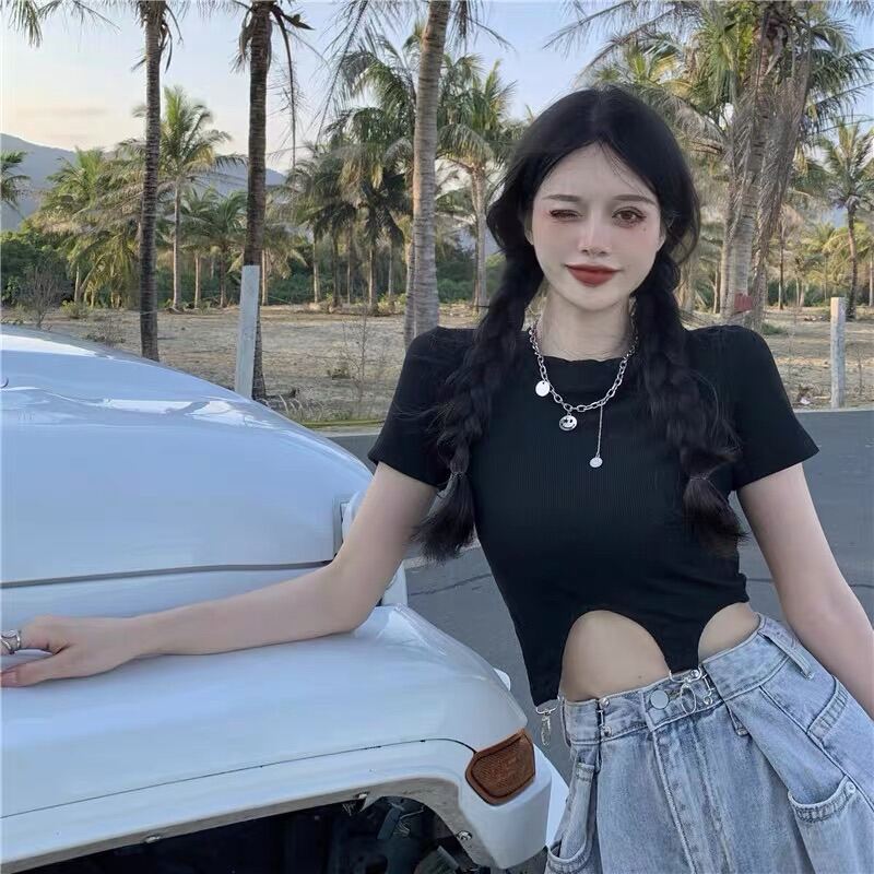 Áo Croptop Cut Out Phối Khoen