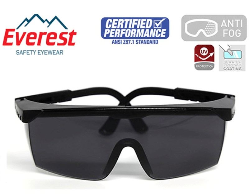 Giá bán Kính bảo hộ Everest vuông trong EV105 chống đọng sương, chống bụi, tia UV hóa chất bắn vào mắt