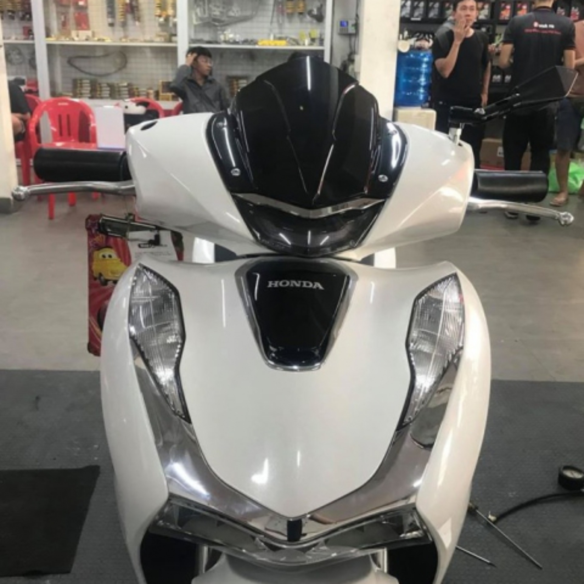 Ốp đầu SH 2020 070495