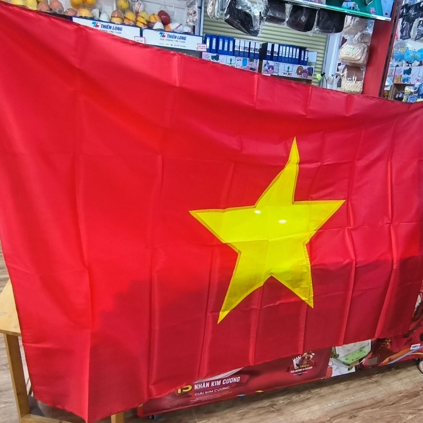 Cờ Tổ Quốc Việt Nam Vải Kate Dày Dặn Siêu Chắc Siêu Bền