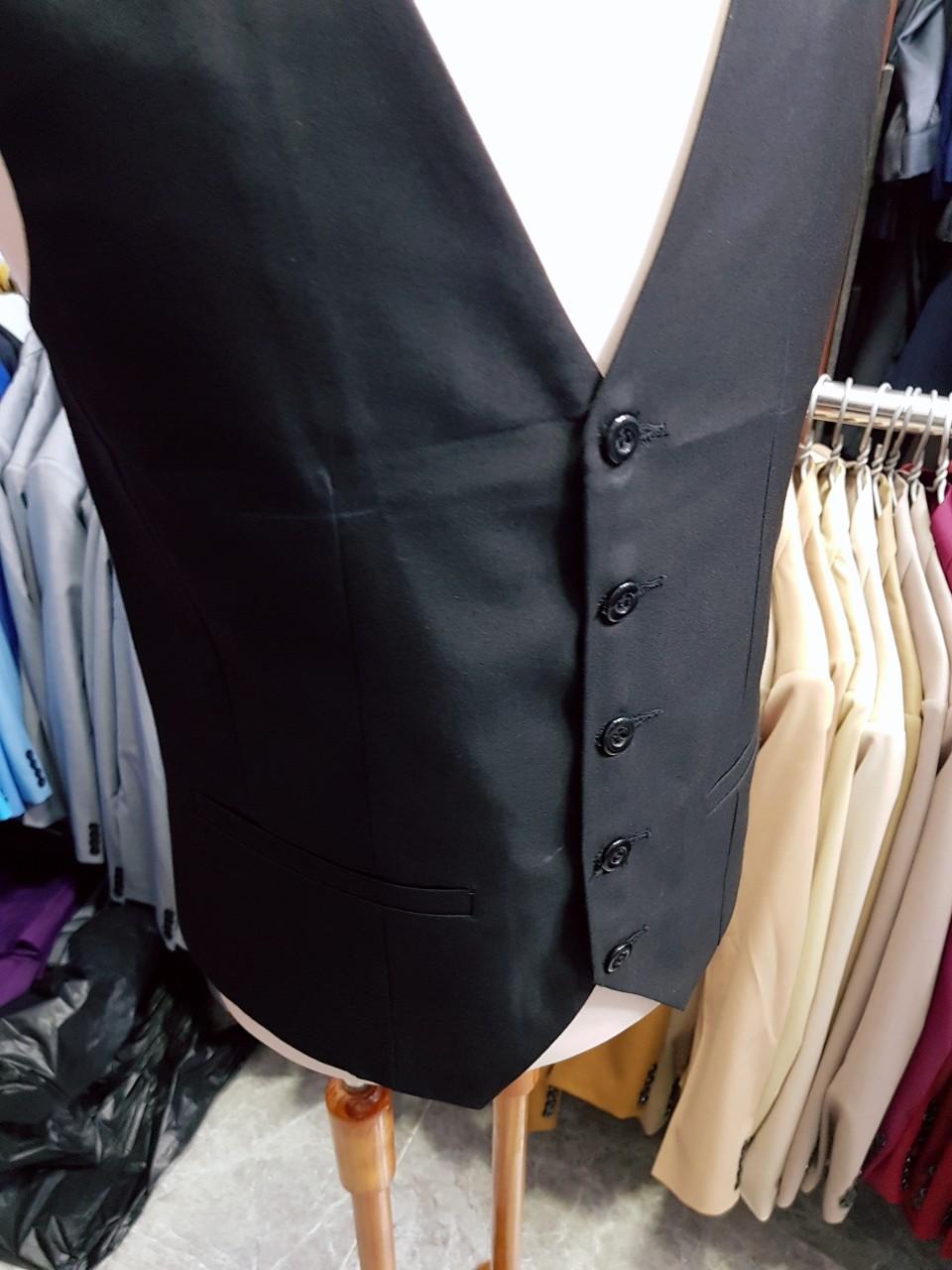 [HCM]Bộ vest nam màu đen chất liệu vải mềm mỏng ( áo vest + quần + cà vạt + nơ )