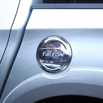 Ốp nắp xăng Triton