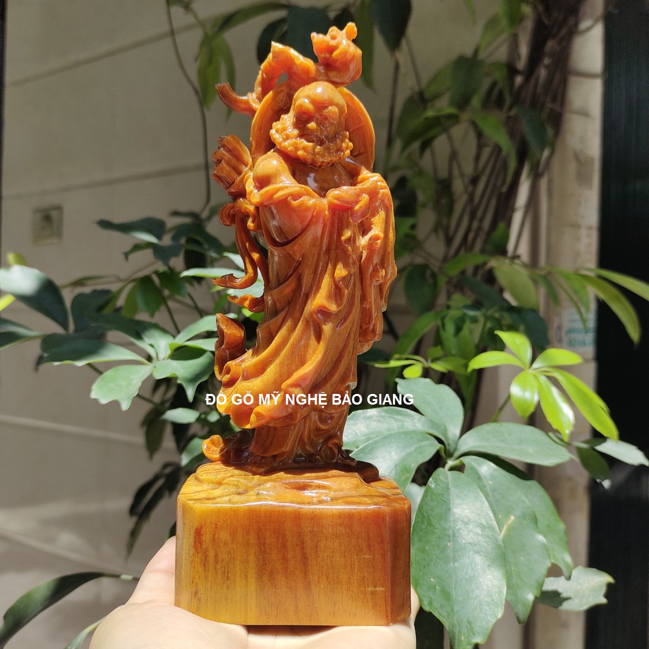 Tượng đạt ma sư tổ gỗ huyết long