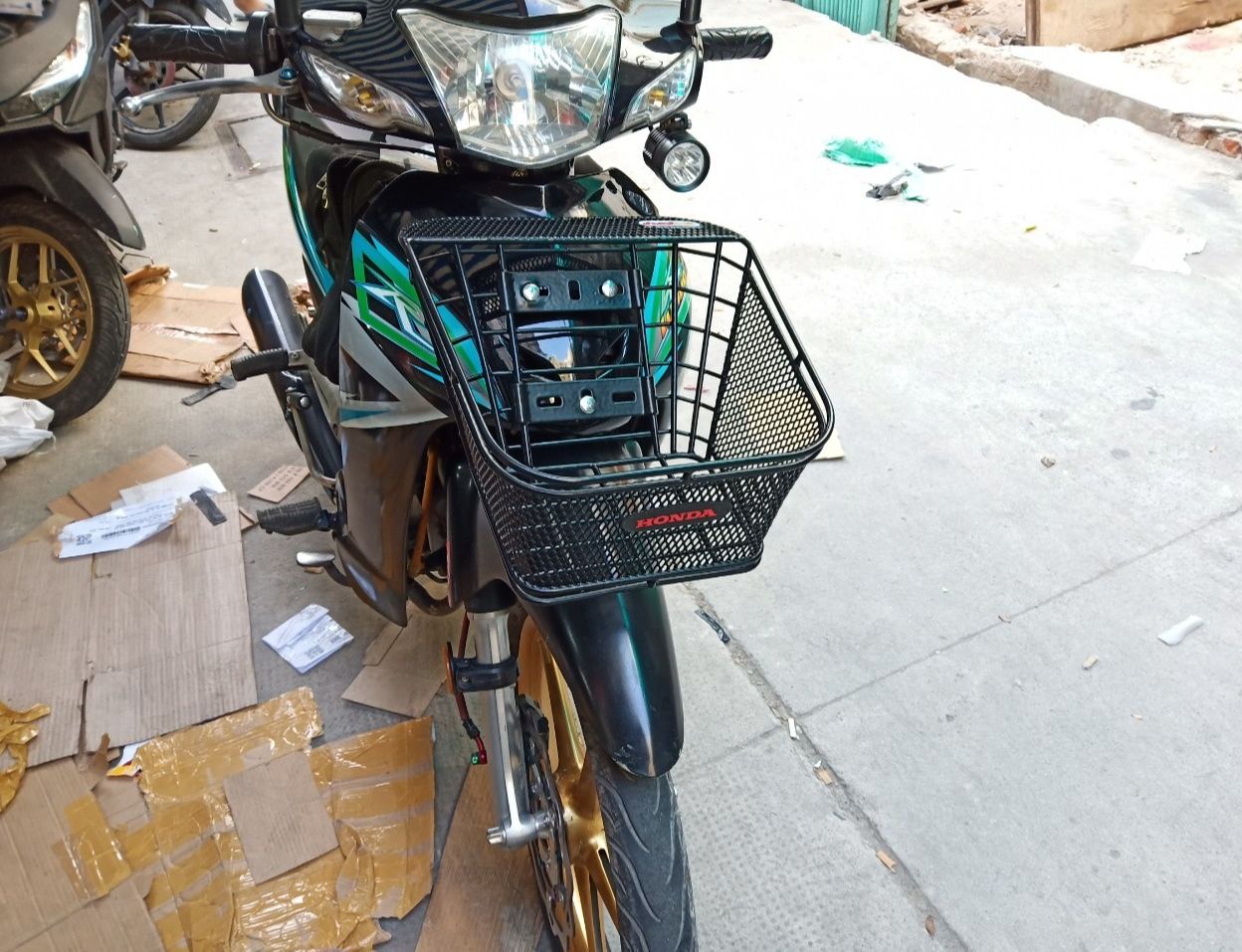 rổ V5 xe wave gắn được wave nhỏ và wave lớn .gian hàng uy tính