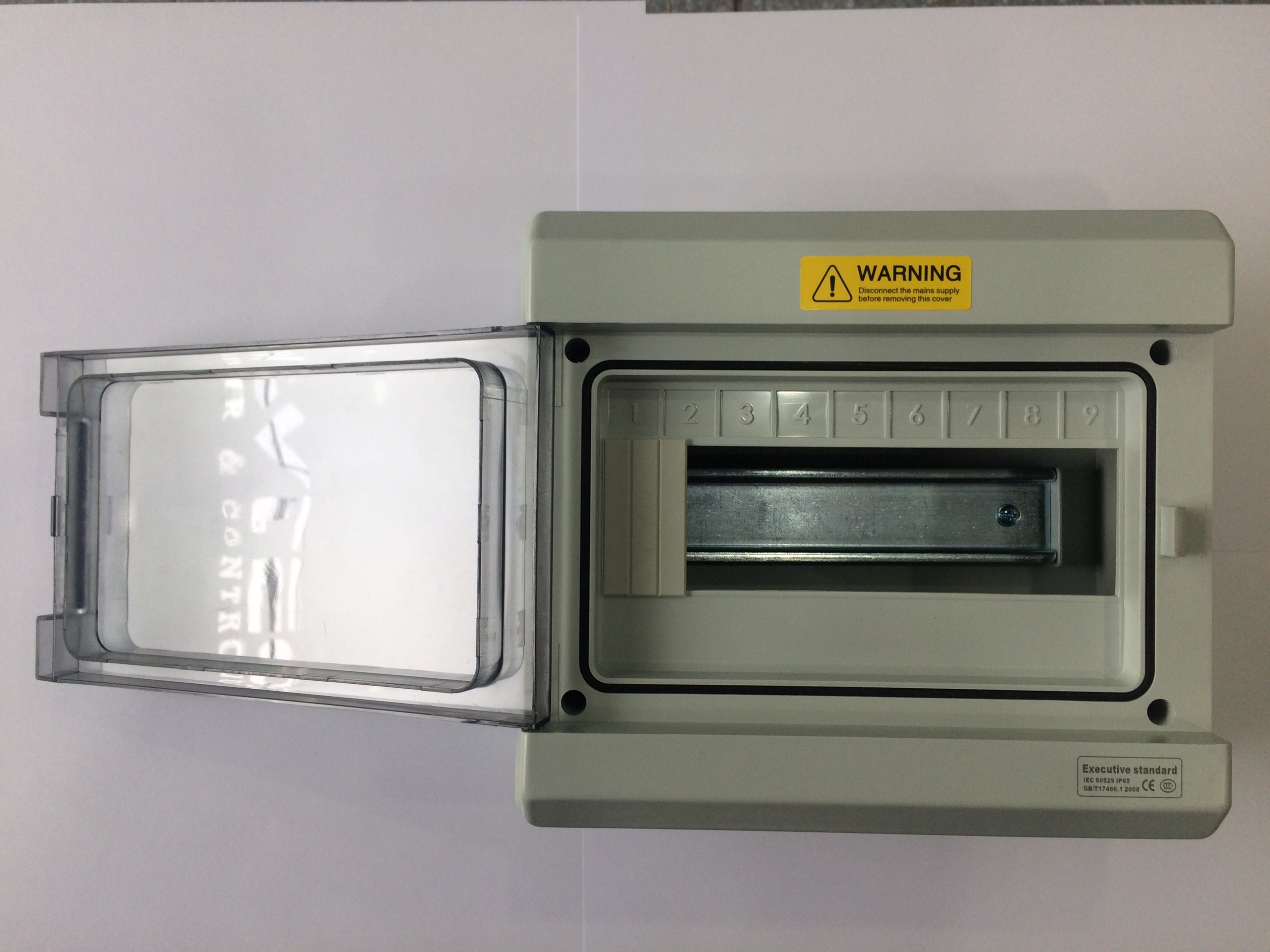 TỦ ĐIỆN KÍN NƯỚC IP65 GDB 9 ĐƯỜNG
