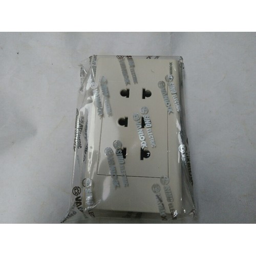 Mặt Ổ Cắm 3 Lỗ S18 - SINO