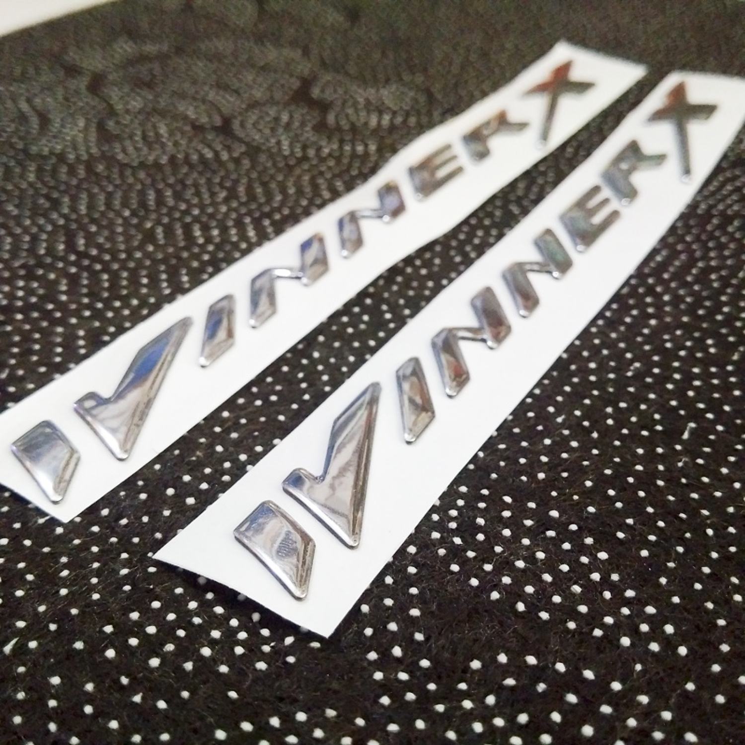 Bộ 2 tem winner X 3D nổi màu Bạc mạ bóng