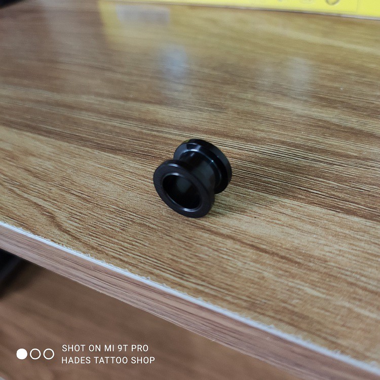 Khuyên nong tai size 10mm màu Đen