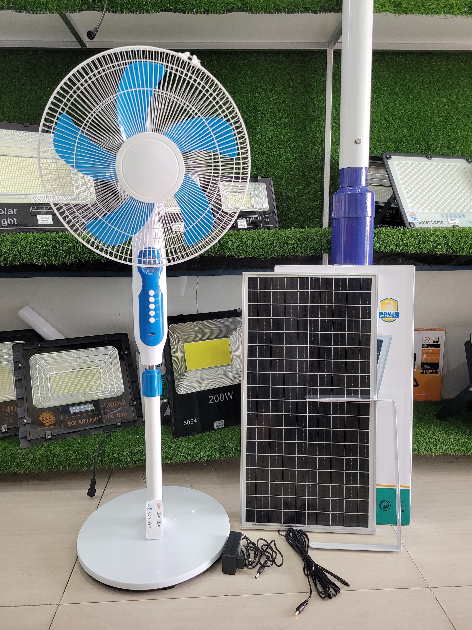 Quạt năng lượng mặt trời solafan-40w ,quạt năng lượng mặt trời 12v-40w Quạt năng lượng mặt trời.