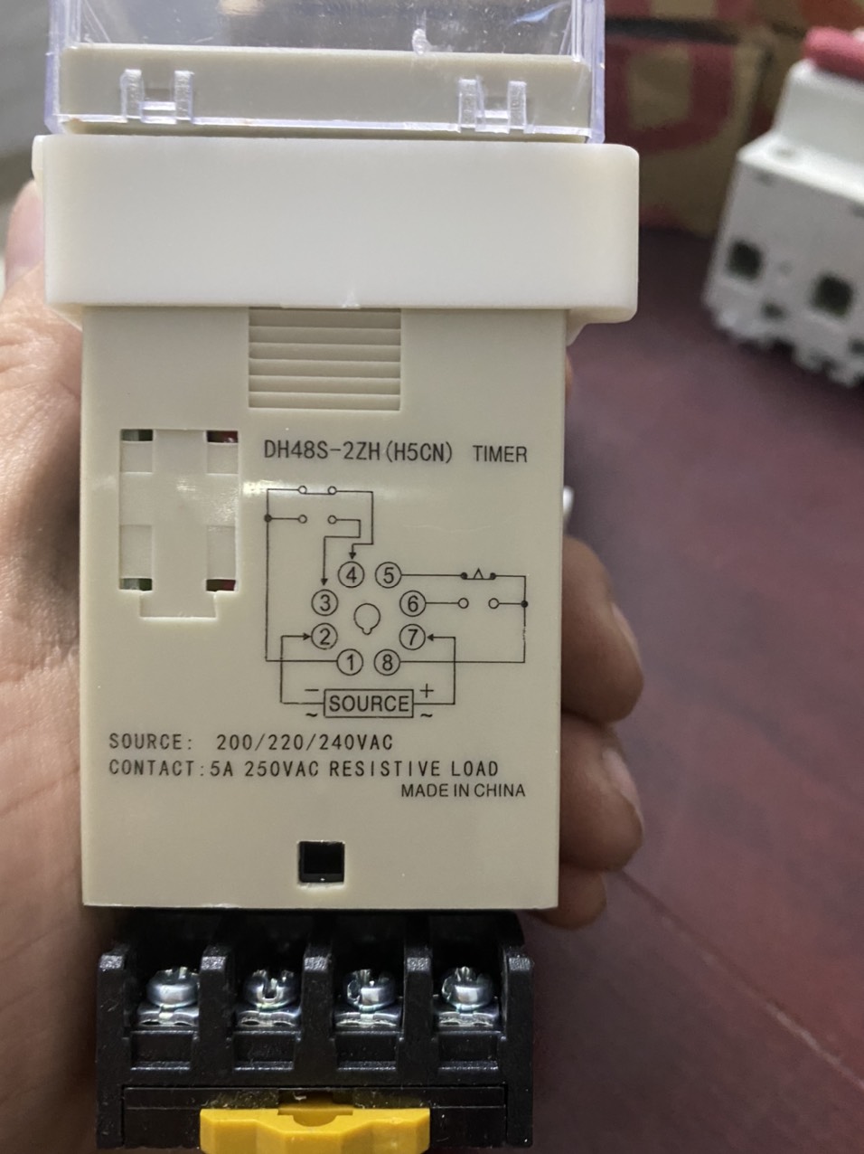 Rơ le thời gian DH48S kèm đế
