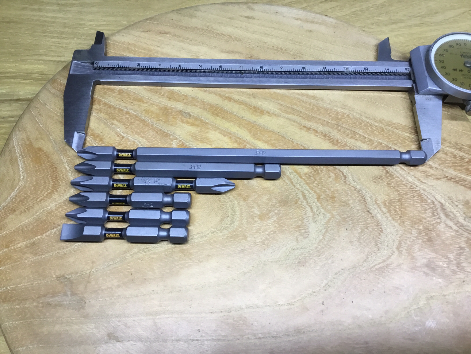 [HCM]Bộ 6 Mũi Vít DeWalt Tem Đen Chính Hãng Có Từ