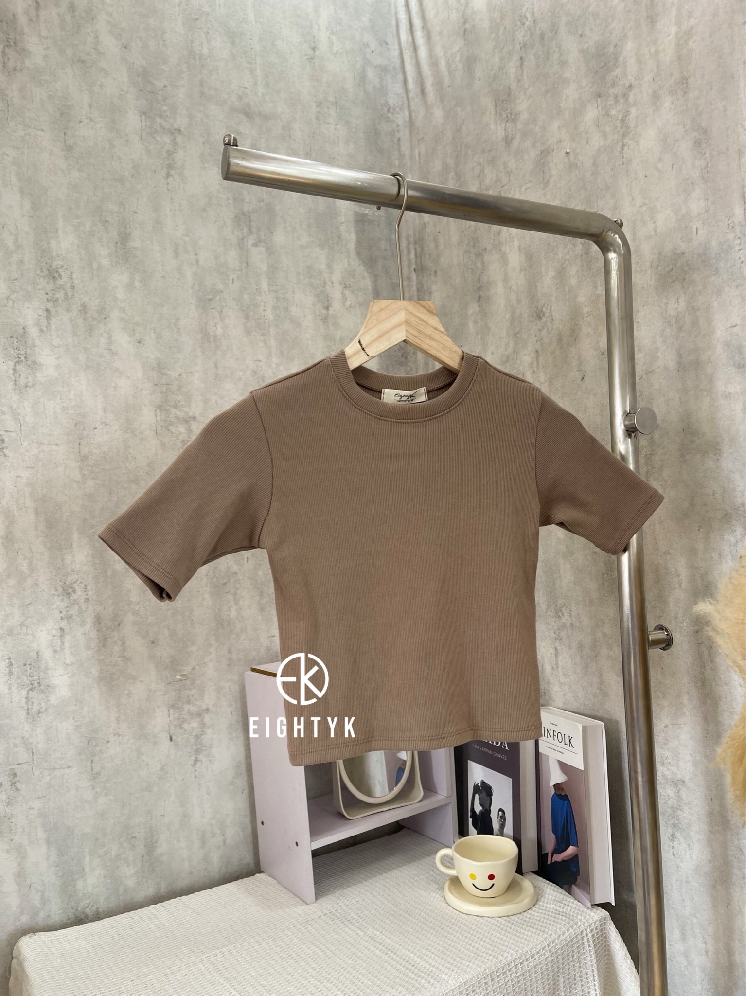 EIGHTYK Áo Croptop Tay Ngắn Trơn