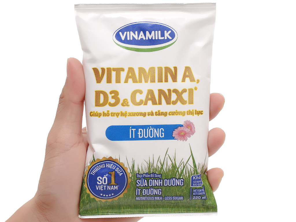 Sữa tiệt trùng Vinamilk bịch 220ml