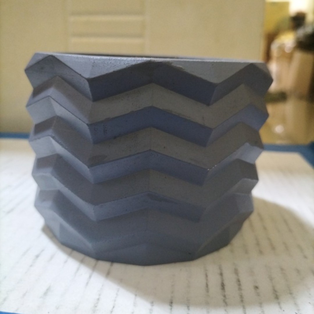 CEMENT POTS
