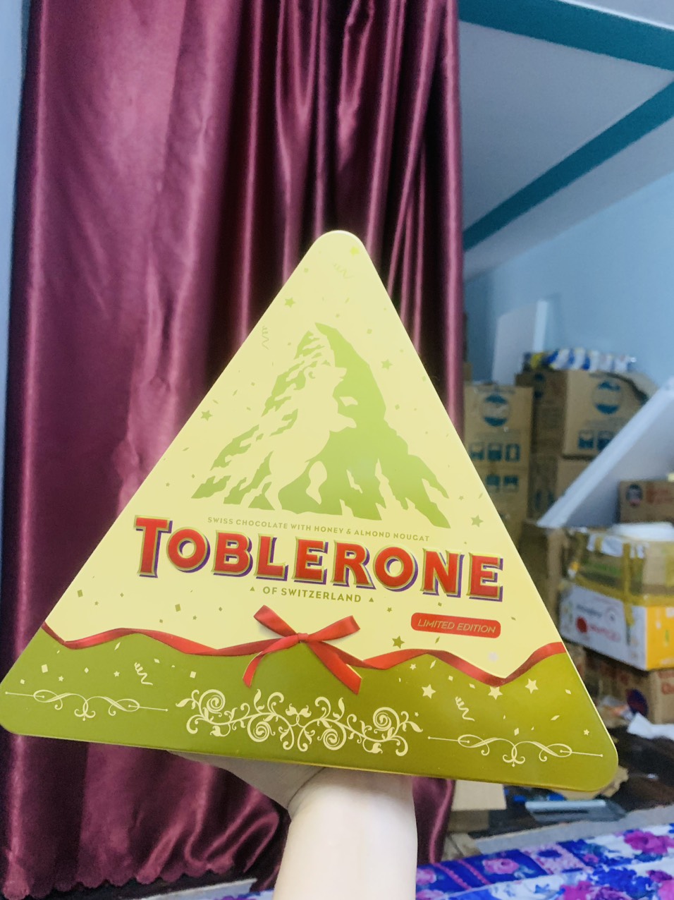 SOCOLA SỮA TOBLERONE Hộp thiếc 160g