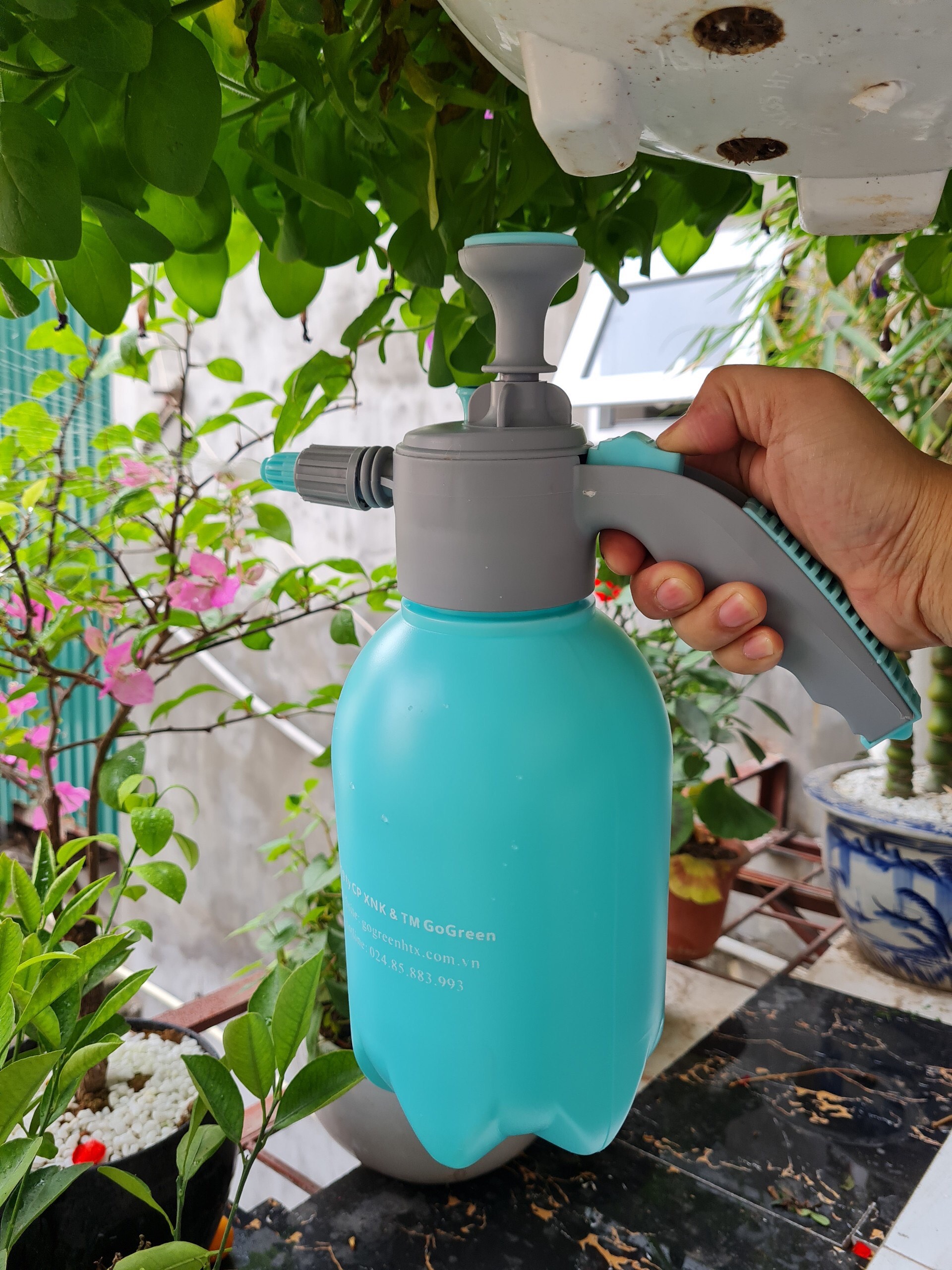 Bình tưới cây cao cấp 2L GOGREEN