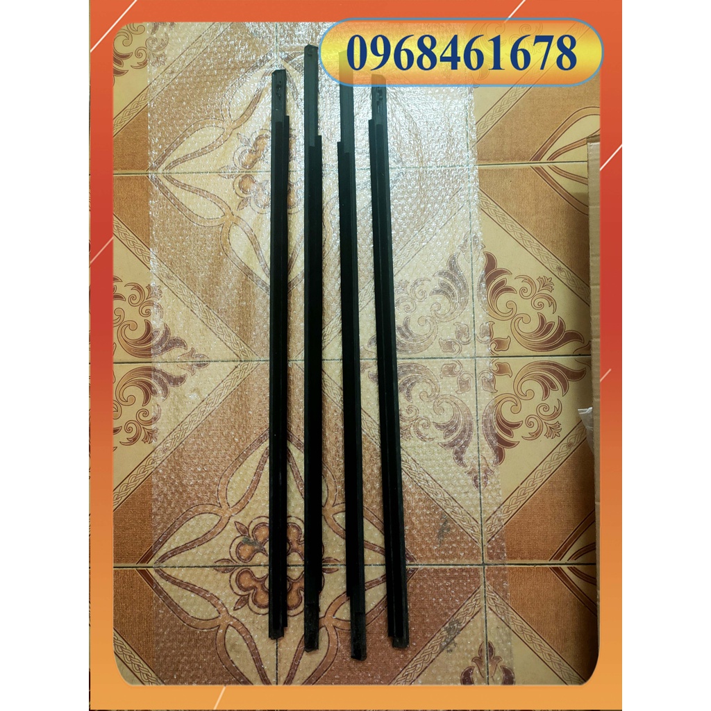 NẸP CHÂN KÍNH NGOÀI LACETTI ĐỜI 2004-2009