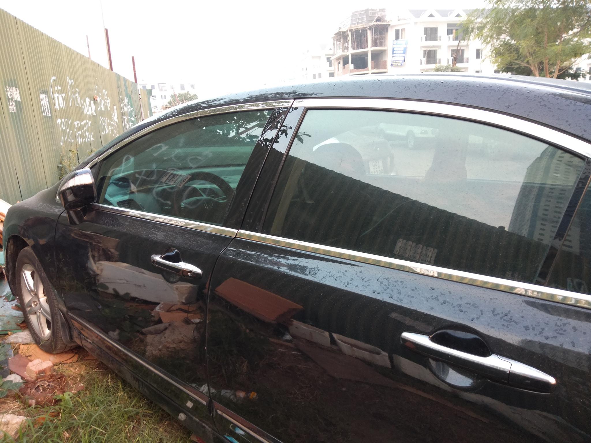 Viền inox quanh kính Civic 2008-2010