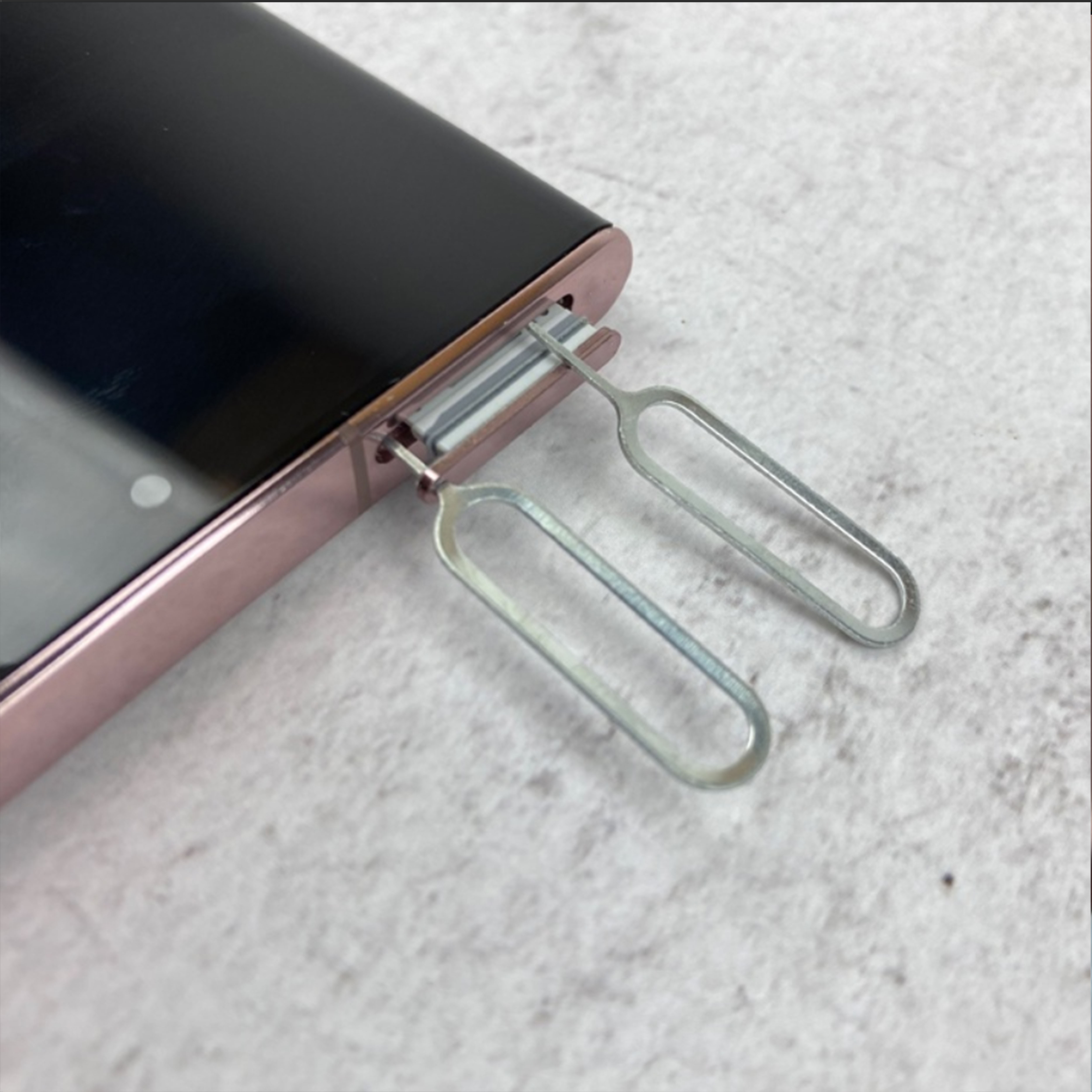 2 Que Chọc Sim Cho Các Dòng Điện Thoại