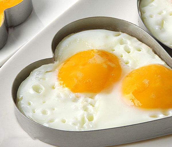 Khuôn chiên trứng trái tim
