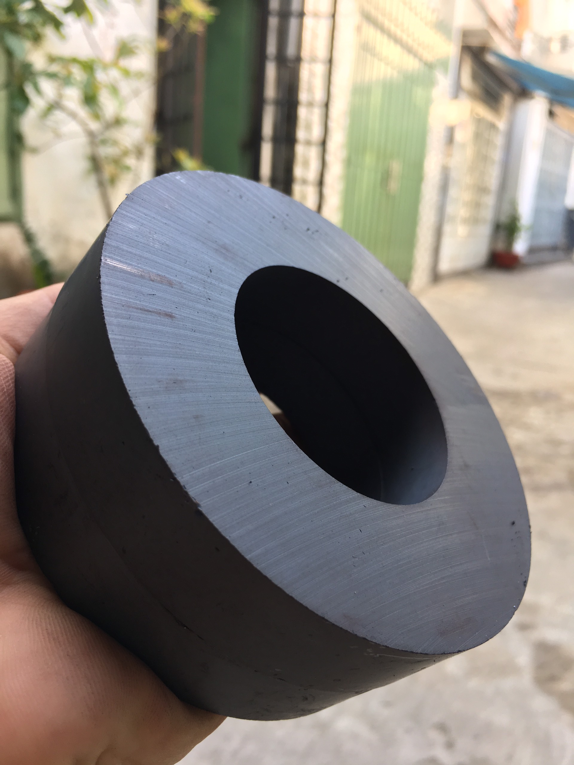 [HCM]Nam Châm Ferrite Ø 120x20 Lỗ 60 - Nam Châm Đen Y30