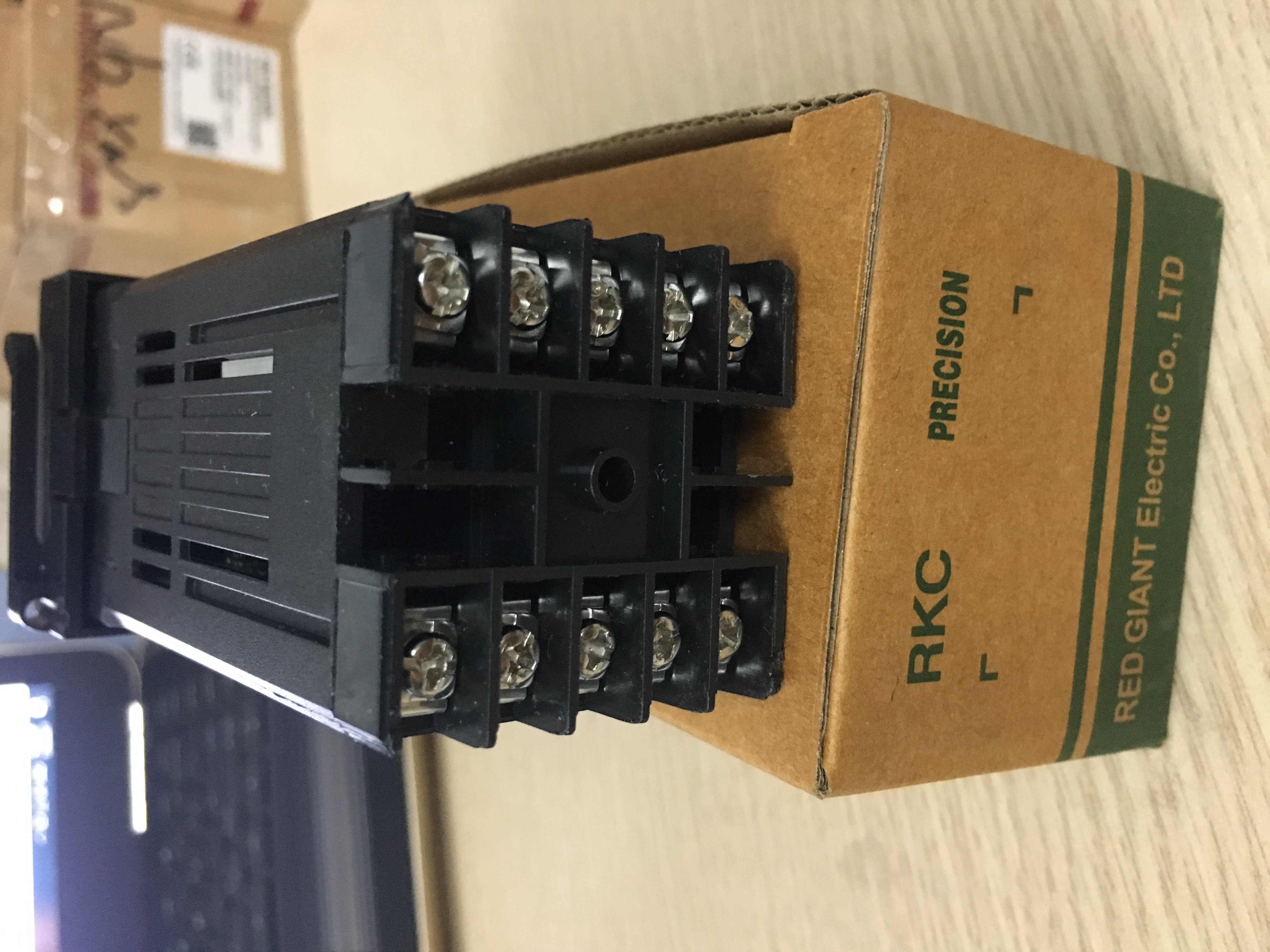 Đồng hồ nhiệt độ RKC REX-C100