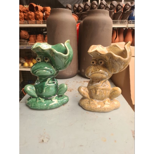 Chậu đất nung tráng men hình ếch
