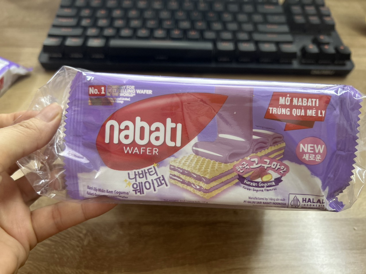 Lốc 10 gói bánh xốp Nabati vị phô mai/chocolate/Phúc bồn tử 17g