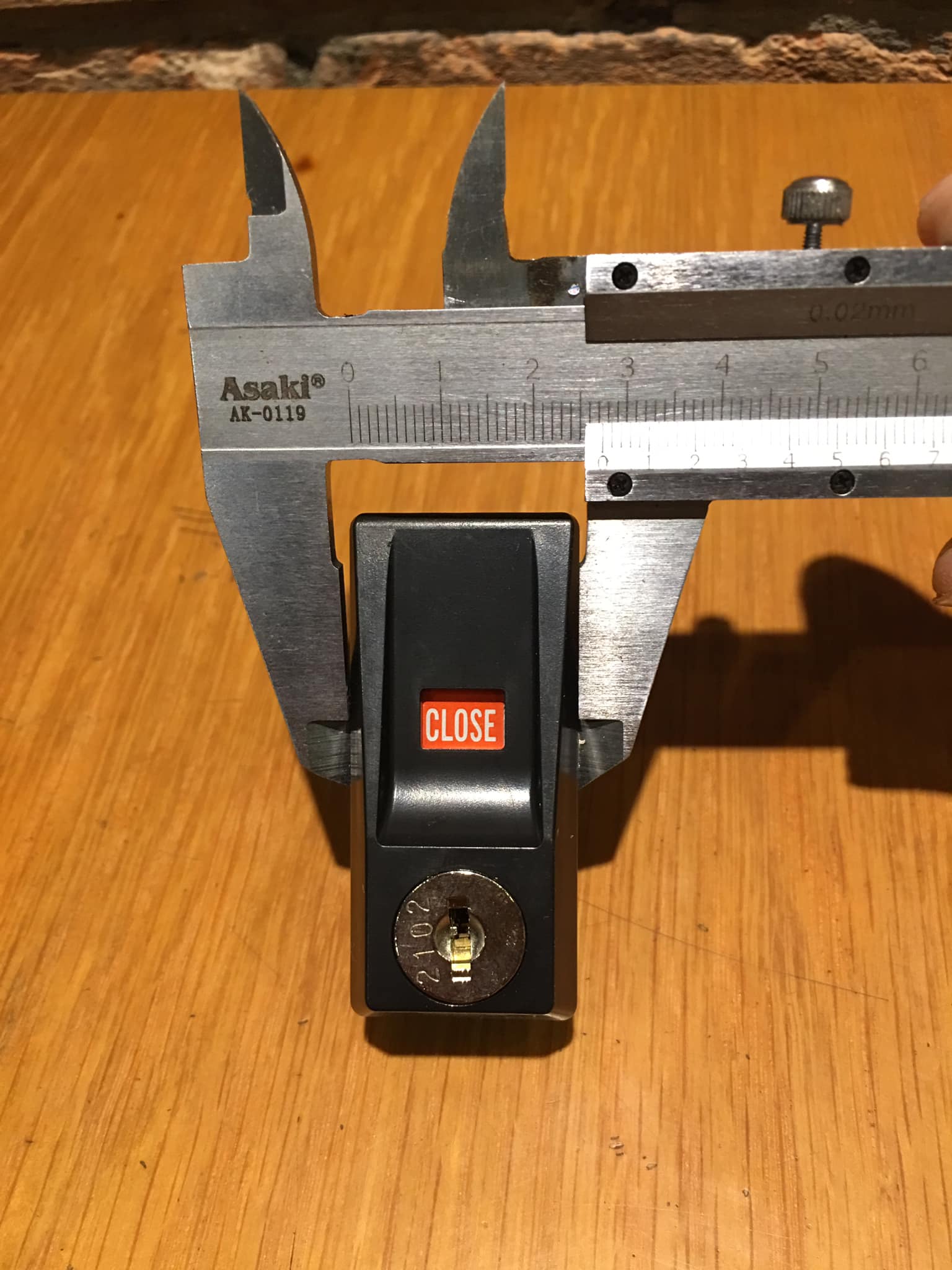 [HCM]Khóa tủ sắt lùa Hòa Phát T6
