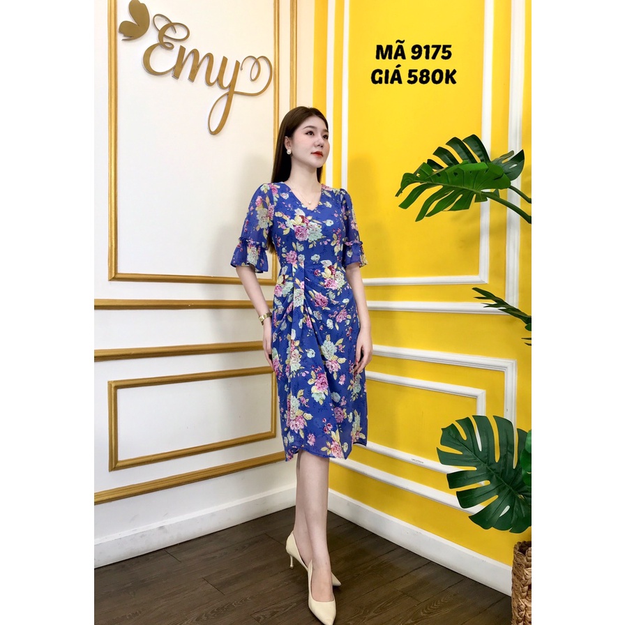 Đầm EMY EM9175 Xoè Cổ V Nền Xanh Tím
