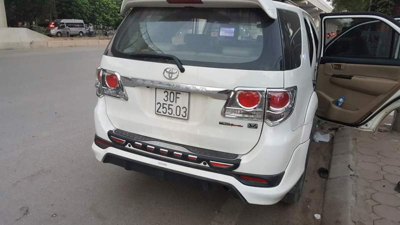 Chống trầy cốp ngoài 3d xe Fortuner 2008 đến 2016