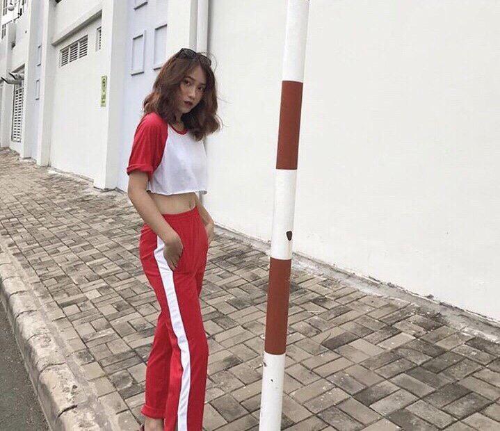 Quần nỉ đỏ 1 sọc trắng