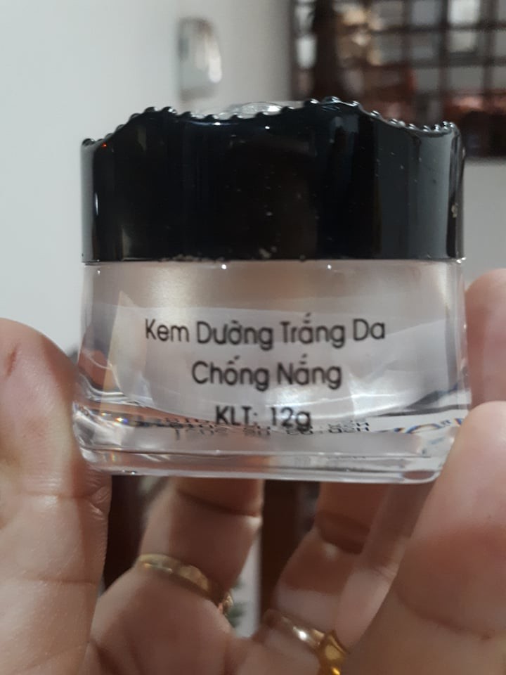 kem dưỡng trắng da chống nắng