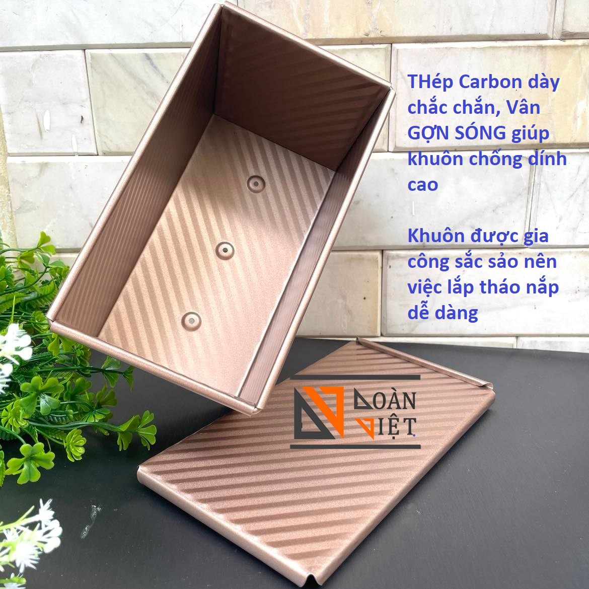 BÁNH MÌ SANDWICH vân GỢN SÓNG mẫu mới SIÊU ĐẸP CAO CẤP. Khuôn bánh mì gối Thép CARBON chống dính màu VÀNG Đồng SANG TRỌNG. Khay lớn với kích thước 20.5 x 12x 11cm