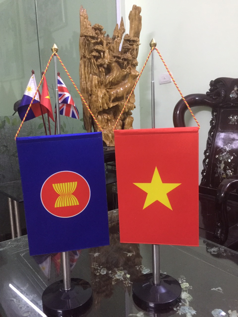 Cờ Để Bàn Làm Việc