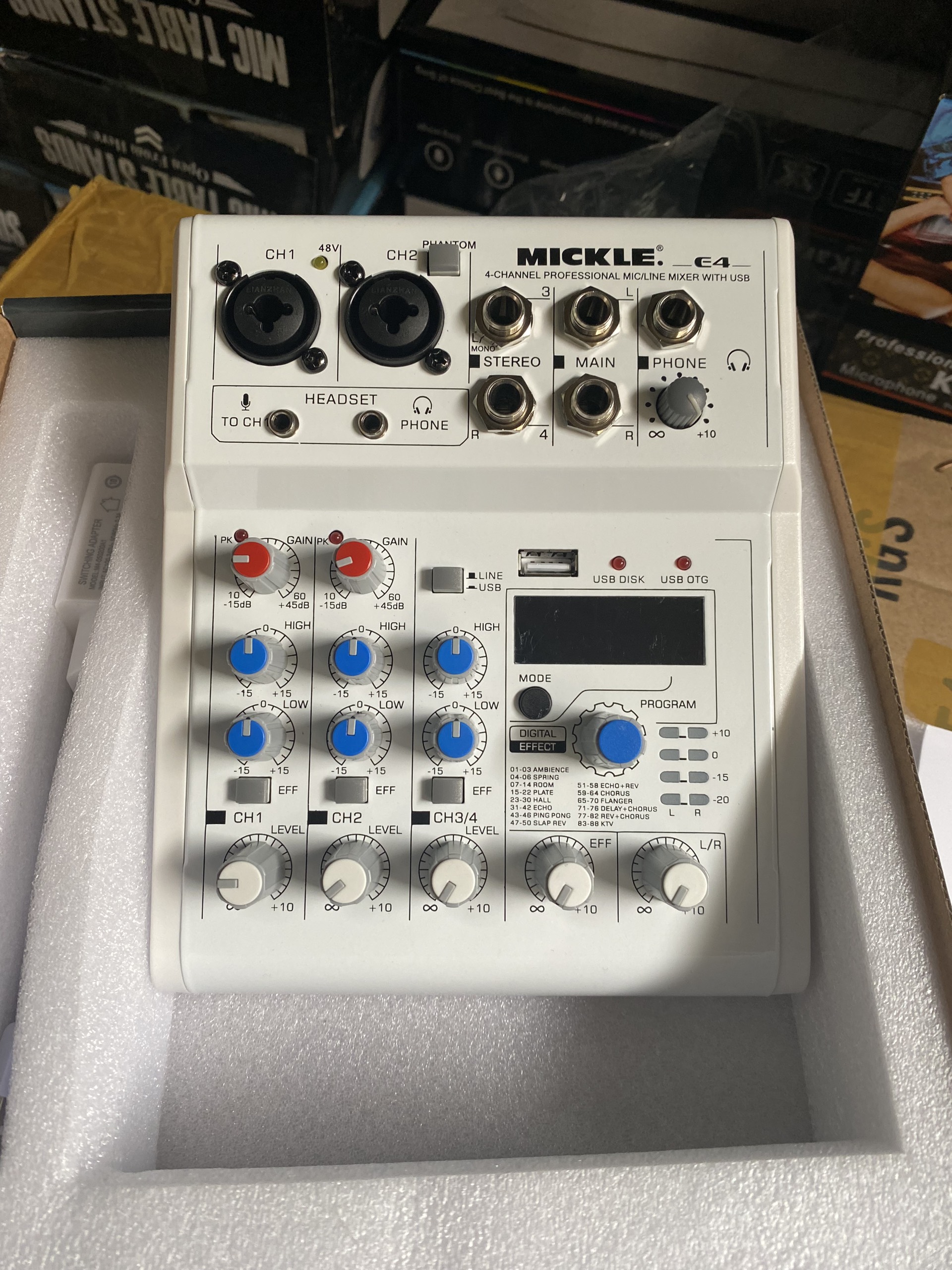 Mixer Karaoke Livetream Mickle E4