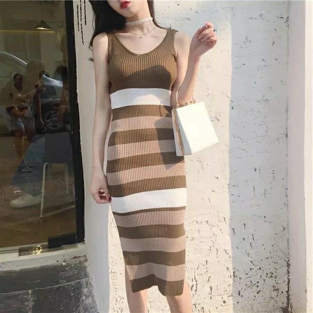 set váy len kẻ kèm áo lệch vai